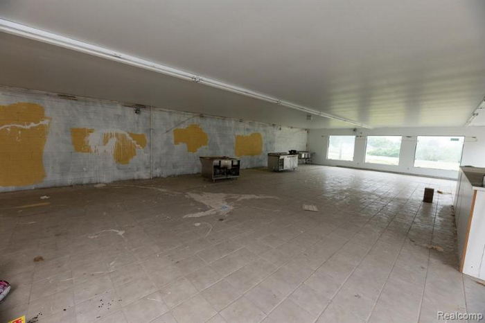 Old 23 Shopping Plaza - From Real Estate Listing (newer photo)